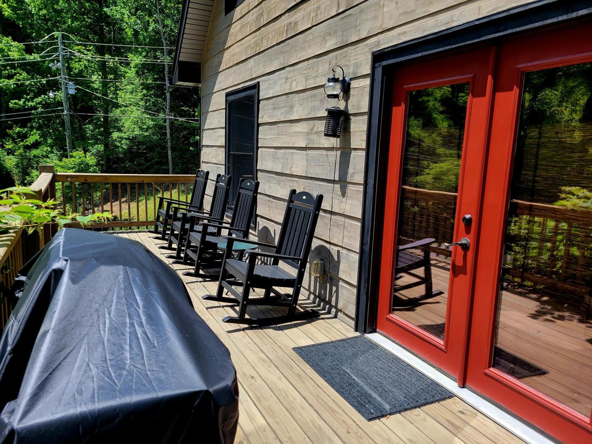 Lil Cabin In The Cove! Mtn Views, Theater, Hot Tub, Games, King Beds, Prime Location! Sevierville Exterior photo