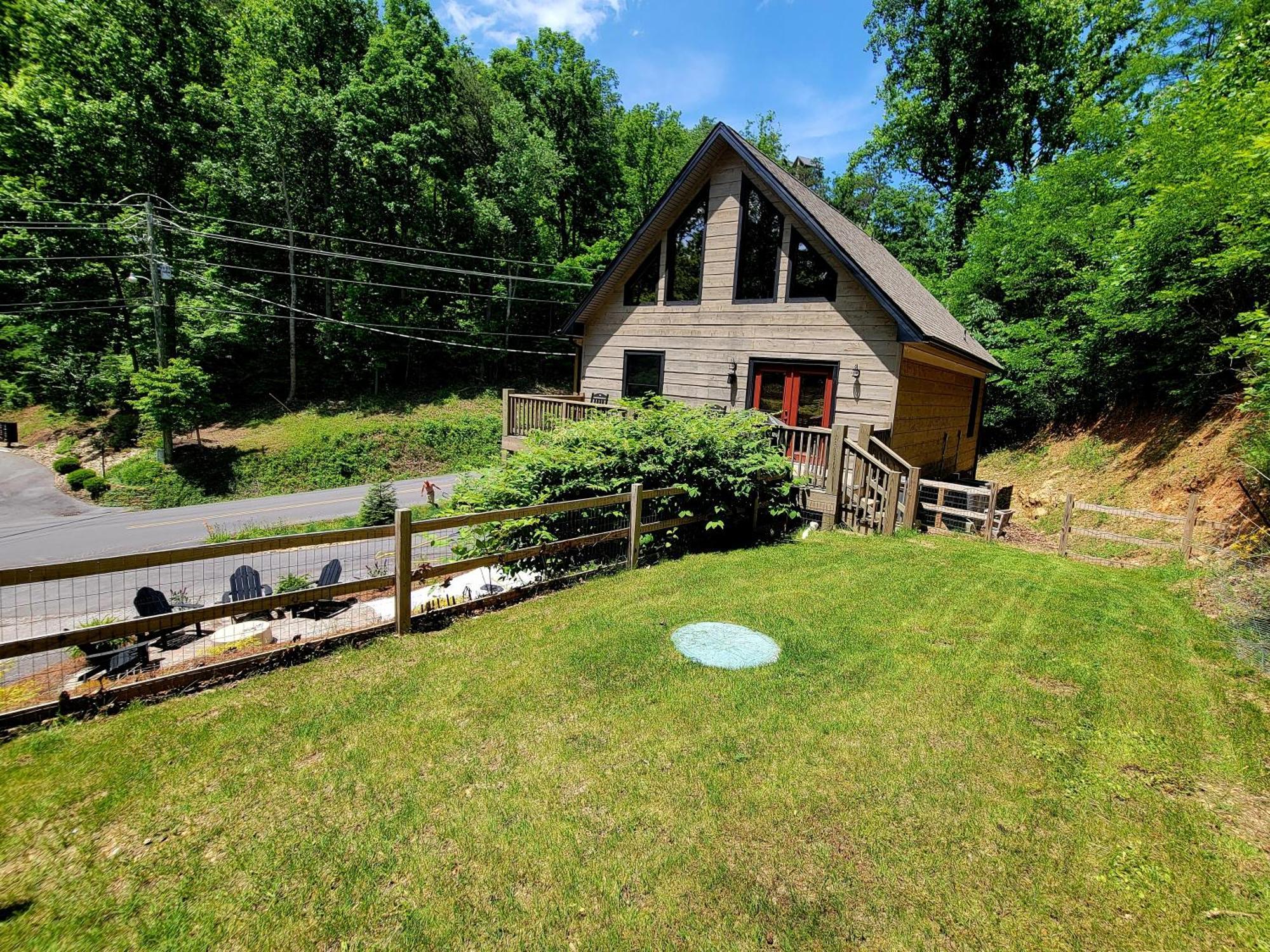 Lil Cabin In The Cove! Mtn Views, Theater, Hot Tub, Games, King Beds, Prime Location! Sevierville Exterior photo