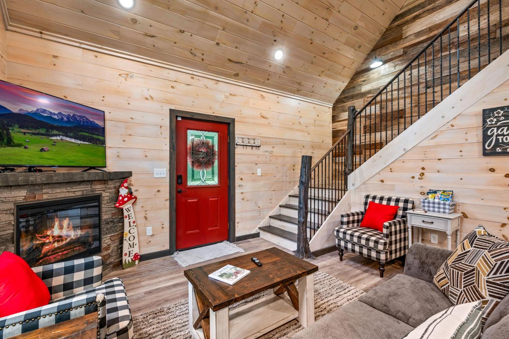 Lil Cabin In The Cove! Mtn Views, Theater, Hot Tub, Games, King Beds, Prime Location! Sevierville Exterior photo