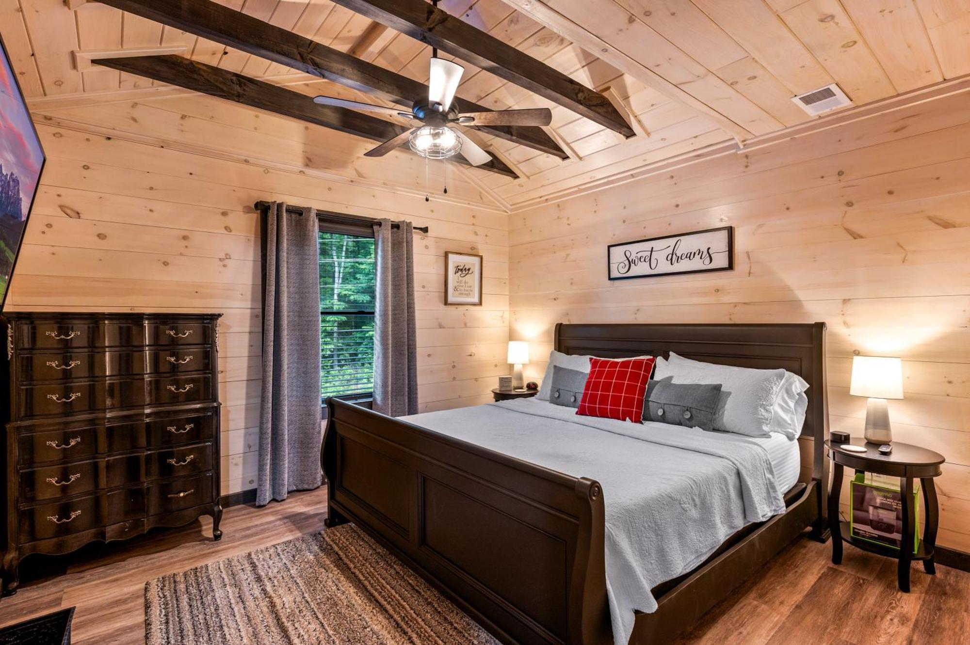 Lil Cabin In The Cove! Mtn Views, Theater, Hot Tub, Games, King Beds, Prime Location! Sevierville Exterior photo