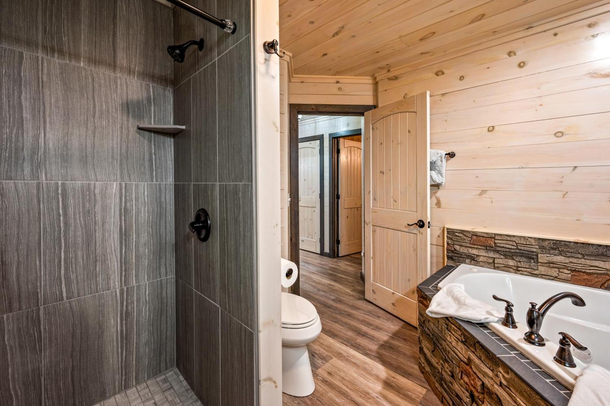 Lil Cabin In The Cove! Mtn Views, Theater, Hot Tub, Games, King Beds, Prime Location! Sevierville Exterior photo