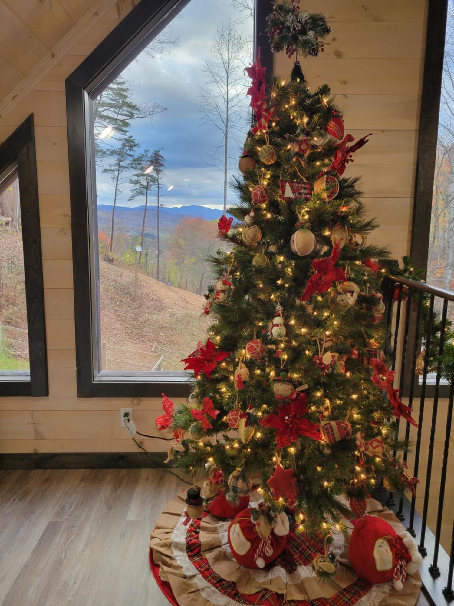Lil Cabin In The Cove! Mtn Views, Theater, Hot Tub, Games, King Beds, Prime Location! Sevierville Exterior photo
